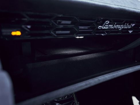 Used 2024 Lamborghini Huracan Sterrato image 79