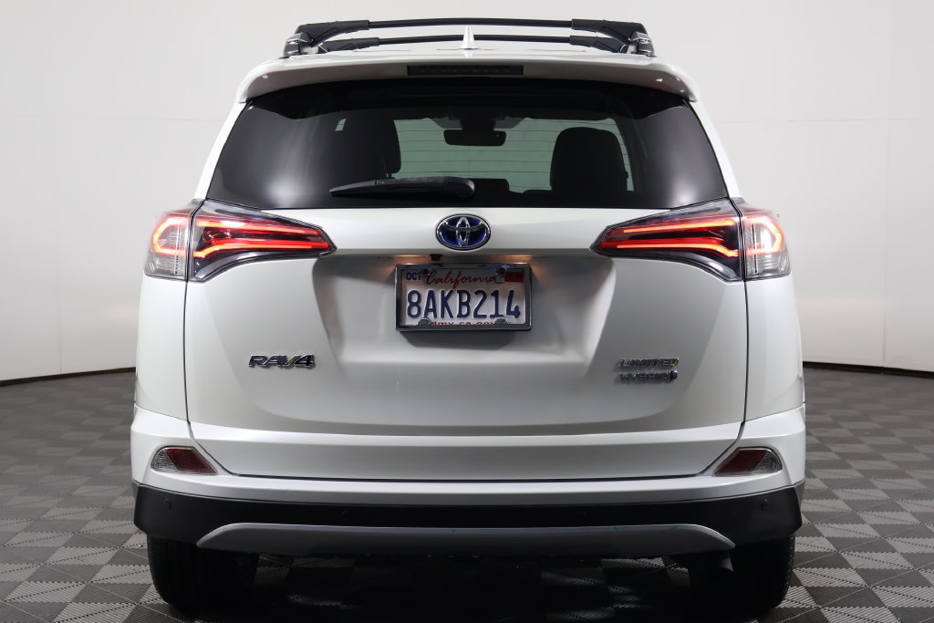 Used 2018 Toyota RAV4 Limited w/ Preferred Accessory Package AWD/4WD image 5