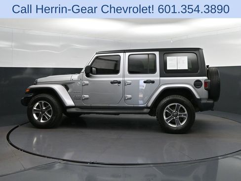 Used 2021 Jeep Wrangler Unlimited Sahara AWD/4WD image 4