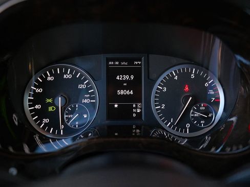 Used 2018 Mercedes-Benz Metris Passenger image 15