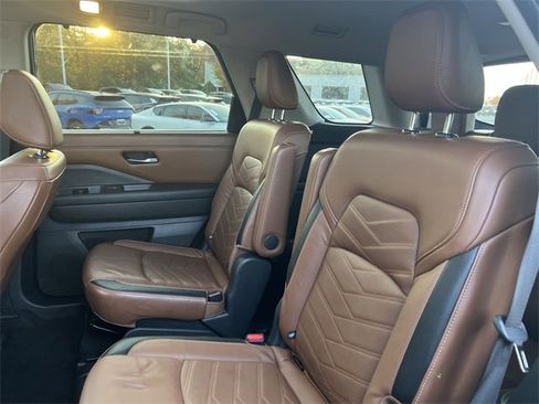 Used 2022 Nissan Pathfinder Platinum w/ Cargo Package image 23
