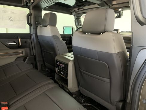 New 2025 GMC Hummer EV 2X image 40