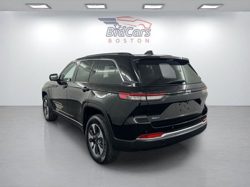Used 2022 Jeep Grand Cherokee Limited 4xe w/ Luxury Tech Group II AWD/4WD image 6