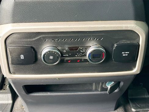 Used 2024 Ford Expedition Limited RWD image 27