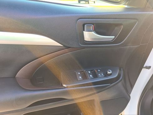 Used 2018 Toyota Highlander XLE w/ Protection Package #3 image 14