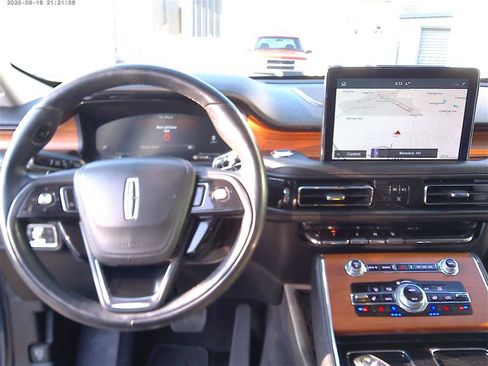 Used 2020 Lincoln Aviator Reserve w/ Equipment Group 202A AWD/4WD image 12