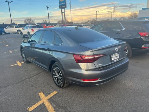 Used 2020 Volkswagen Jetta SE image 5