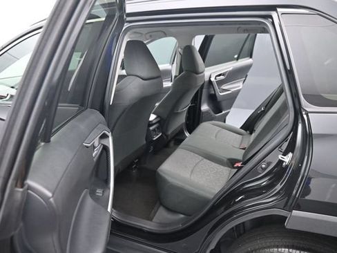 Used 2023 Toyota RAV4 XLE AWD/4WD image 17
