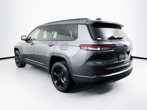 Used 2023 Jeep Grand Cherokee L Laredo image 5