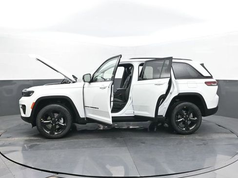 New 2025 Jeep Grand Cherokee Altitude AWD/4WD image 63