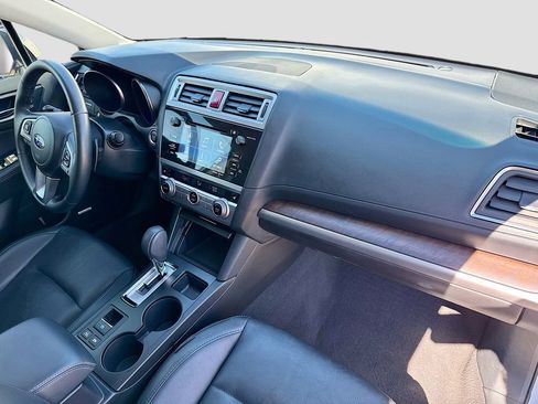Used 2017 Subaru Outback 2.5i Limited image 39