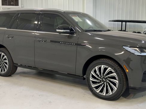 New 2025 Lincoln Navigator Black Label image 3