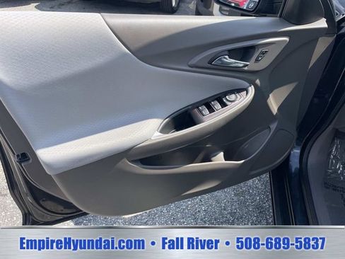 Used 2023 Chevrolet Malibu LT FWD image 18