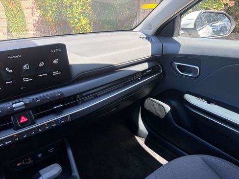 Used 2025 Kia K4 FWD image 35