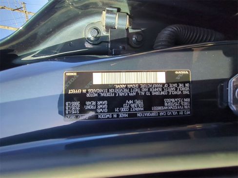 Used 2022 Volvo V60 T5 Cross Country w/ Climate Package image 33