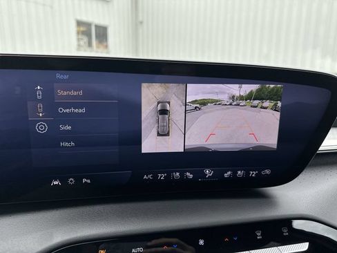 Used 2025 Buick Enclave Avenir AWD/4WD image 25