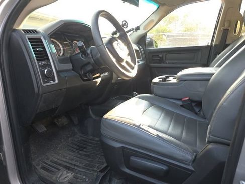 Used 2017 RAM 2500 Tradesman w/ Chrome Appearance Group AWD/4WD image 4