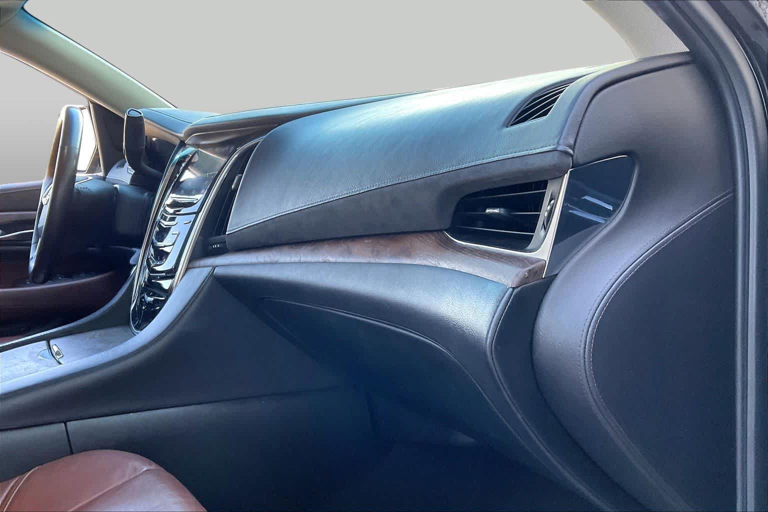 Used 2015 Cadillac Escalade Premium AWD/4WD image 19