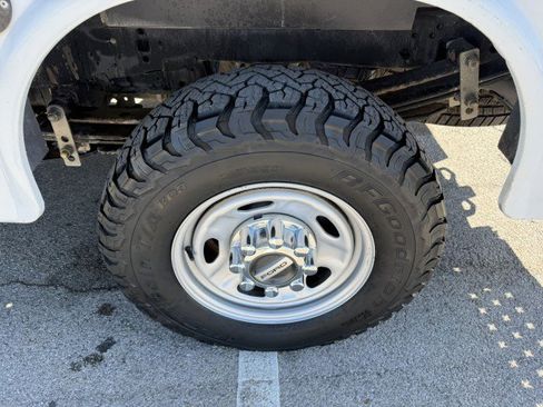 Used 2023 Ford F250 XL w/ XL Driver Assist Package AWD/4WD image 16