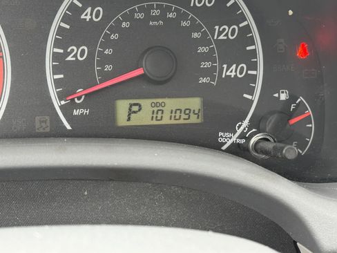 Used 2010 Toyota Corolla LE image 20