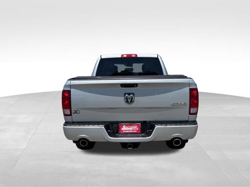 Used 2018 RAM 1500 Express w/ Express Value Package AWD/4WD image 4