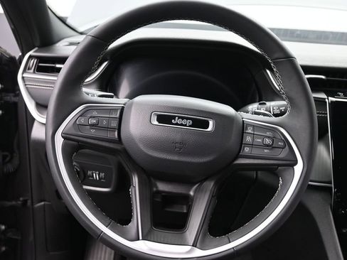 Used 2023 Jeep Grand Cherokee L Laredo AWD/4WD image 29