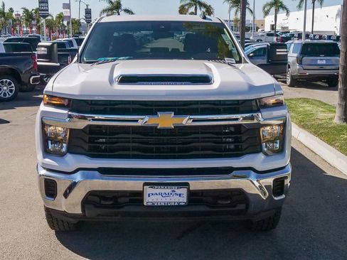 Used 2024 Chevrolet Silverado 3500 LT image 2
