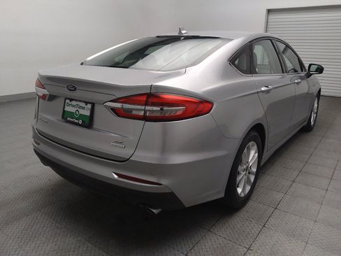 Used 2020 Ford Fusion SE FWD image 9