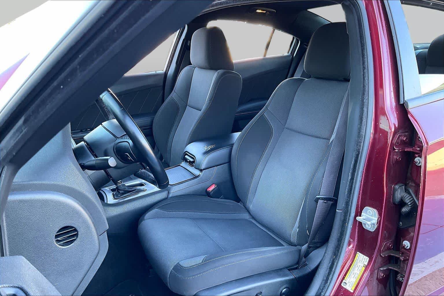 Used 2022 Dodge Charger SXT w/ Blacktop Package RWD image 9