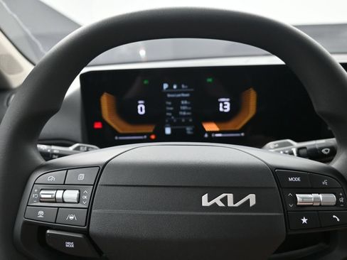 New 2026 Kia K4 FWD image 15