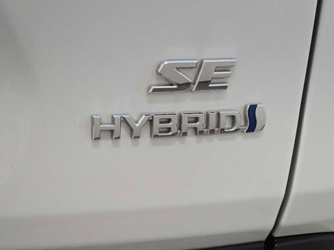 Certified 2024 Toyota RAV4 SE w/ Convenience Package AWD/4WD image 7