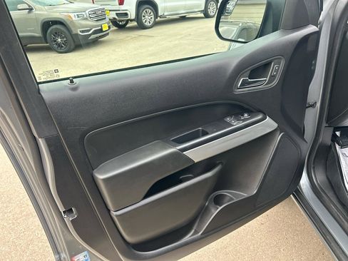Used 2022 Chevrolet Colorado LT w/ Fleet Safety Package RWD image 9