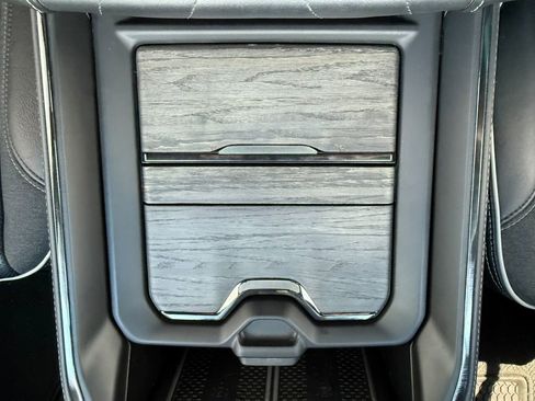 Used 2025 RAM 3500 Limited AWD/4WD image 28