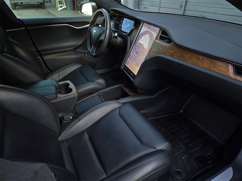 Used 2020 Tesla Model S Long Range Plus image 17
