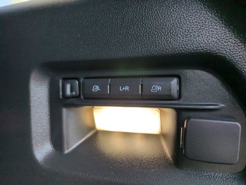 Used 2023 Ford Explorer Limited w/ Limited Technology Package RWD image 41