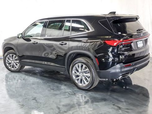 Certified 2025 Buick Enclave Preferred AWD/4WD image 9
