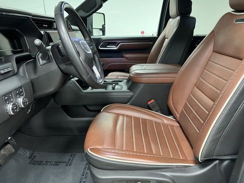 Used 2025 GMC Sierra 3500 Denali Ultimate image 20