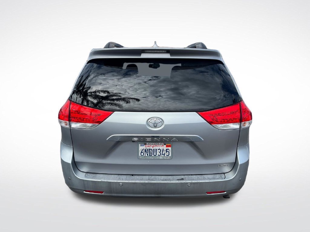 Used 2011 Toyota Sienna Limited w/ Premium Pkg FWD image 4