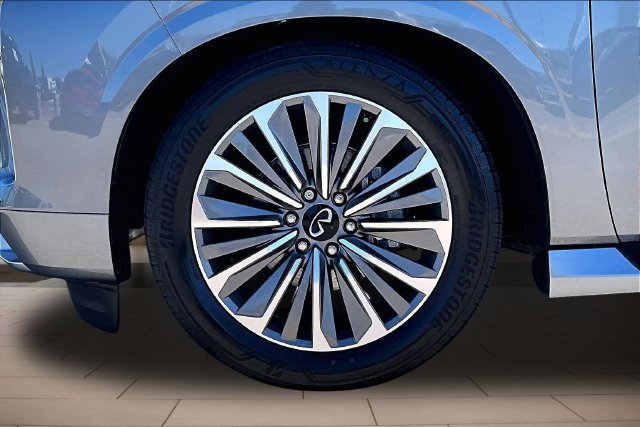 Used 2026 INFINITI QX80 Luxe RWD image 8