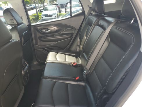 Certified 2023 GMC Terrain SLT FWD image 12