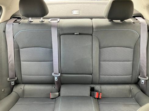 Used 2017 Chevrolet Cruze LT w/ Convenience Package image 20