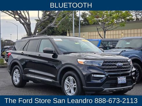 Certified 2021 Ford Explorer XLT w/ Equipment Group 202A image 8