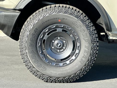 New 2025 Ford Bronco Base w/ Sasquatch Package image 25