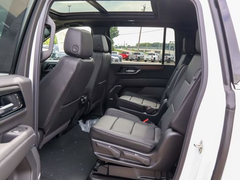 New 2026 GMC Yukon XL Denali w/ Sun & Power Step Package AWD/4WD image 13