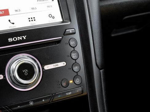 Used 2017 Ford Fusion Titanium image 36