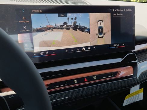 New 2026 BMW 550e xDrive w/ Premium Package AWD/4WD image 11