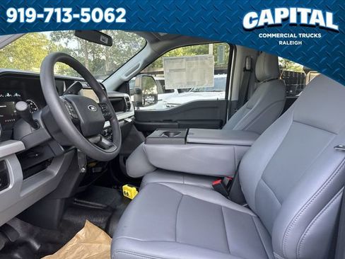 New 2025 Ford F550 4x4 Crew Cab image 19