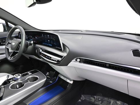 New 2025 Cadillac Lyriq Luxury image 14