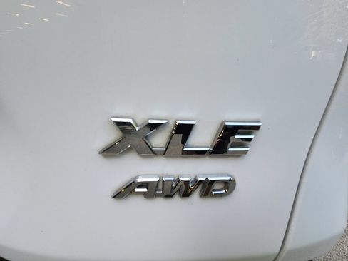 Used 2020 Toyota RAV4 XLE Premium AWD/4WD image 37