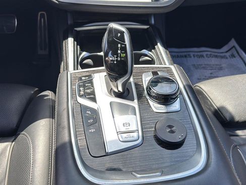 Used 2022 BMW 740i xDrive w/ M Sport Package AWD/4WD image 17